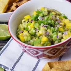 Receta de ensalada de aguacate y mango estilo "salsaL"