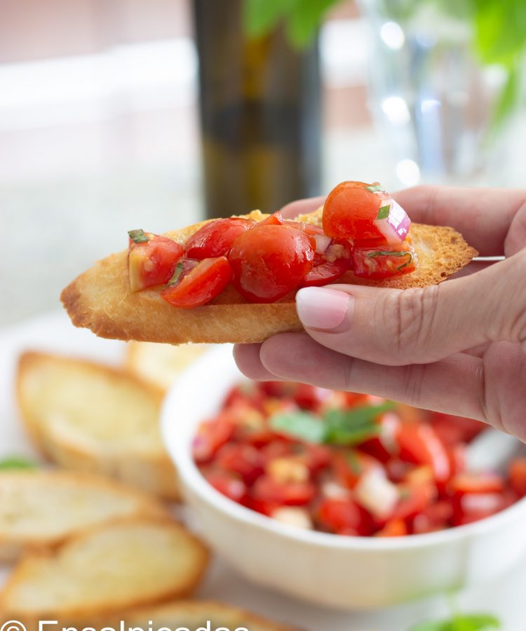 Receta de Bruschetta de Tomate sencilla perfecta para picadera o aperitivo